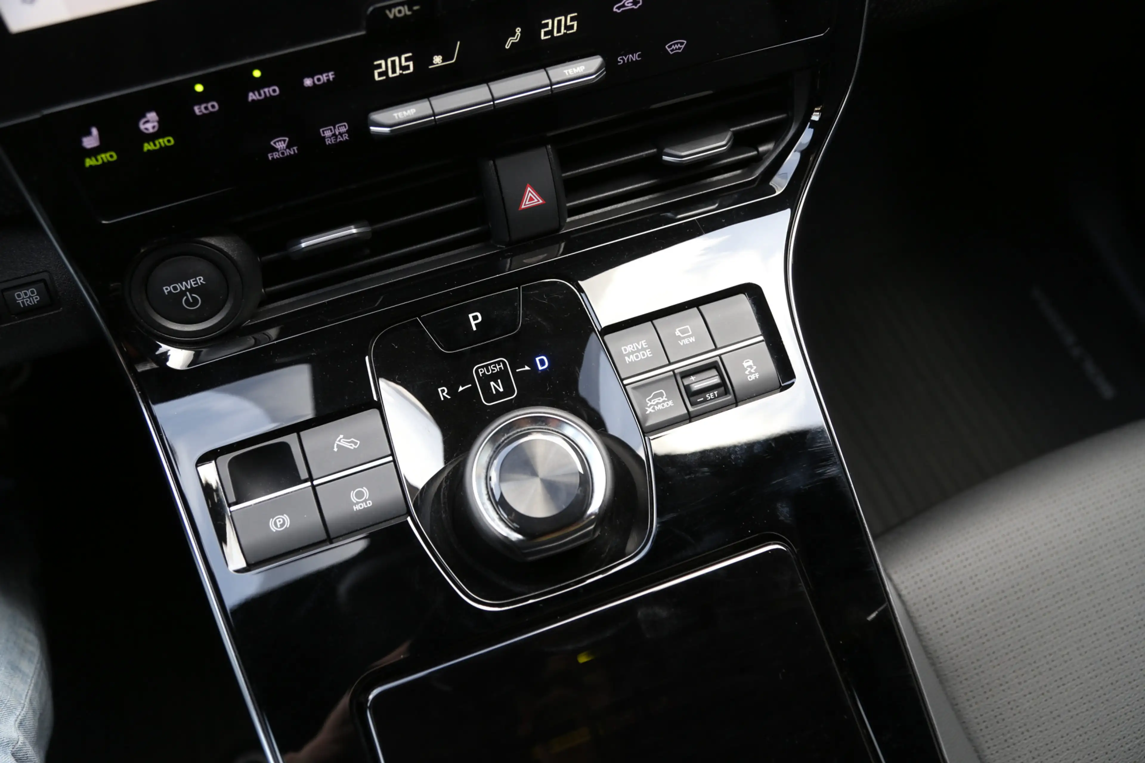 Subaru Solterra Sky Package 71 kWh Panorama Leer ACC 360view Harma — photo 13