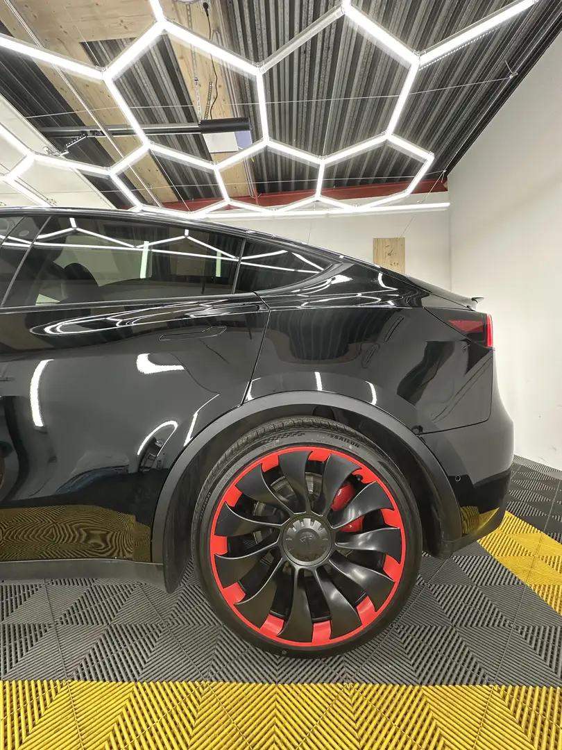 Tesla Model Y Model Y AWD 79kWh Performance Performance Schwarz - 1
