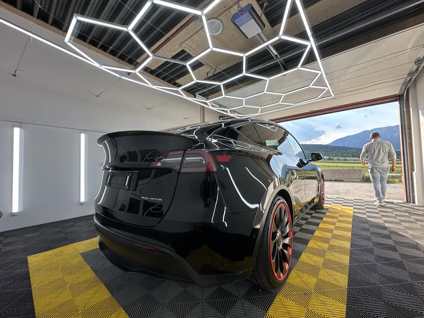 Tesla Model Y Model Y AWD 79kWh Performance Performance Schwarz - 2