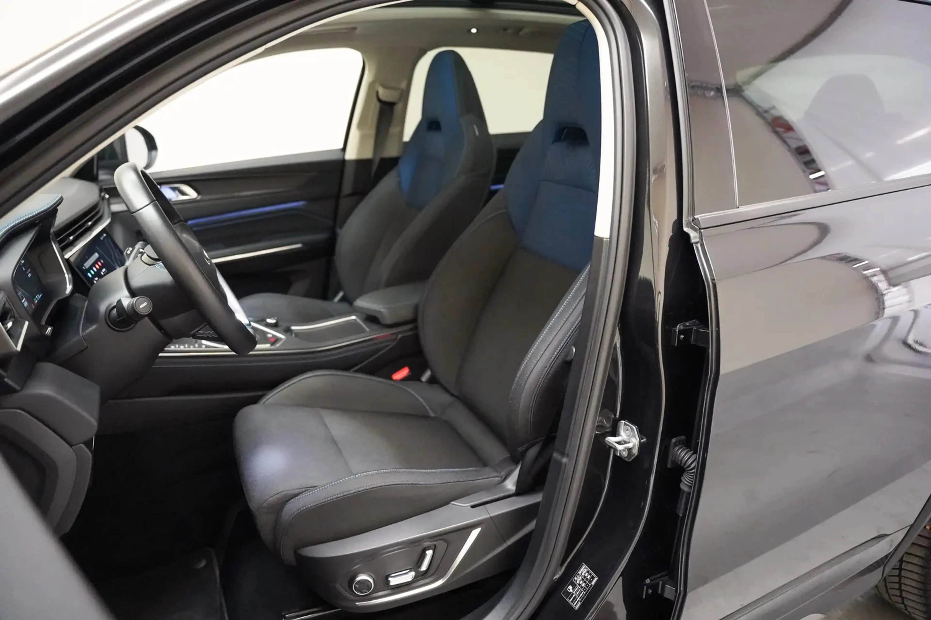 Lynk & Co 01 1.5 PHEV MY22 Zwart 6,6kWh [ SoH 94,7% | Pano Navi — photo 15