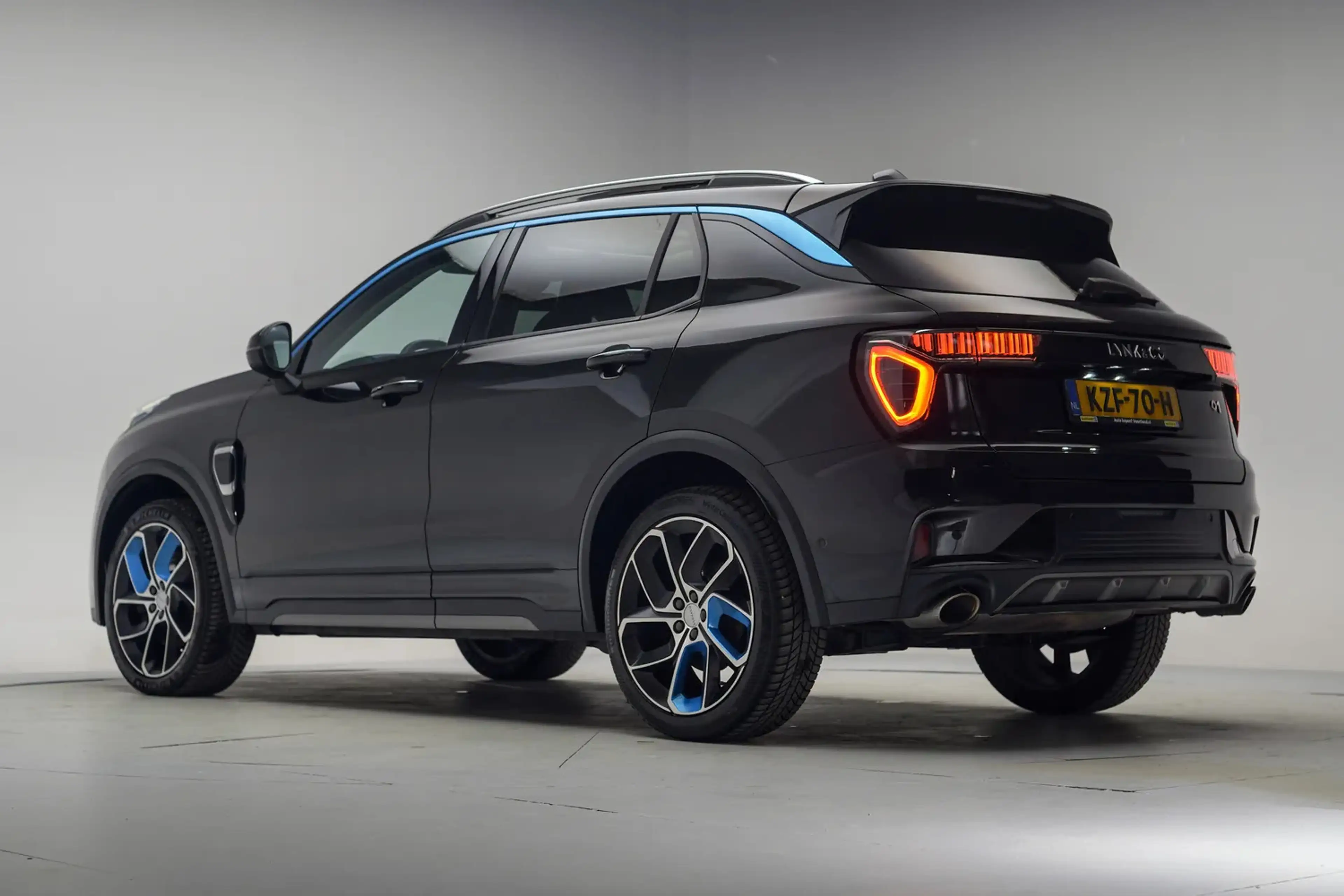 Lynk & Co 01 1.5 PHEV MY22 Zwart 6,6kWh [ SoH 94,7% | Pano Navi — photo 3