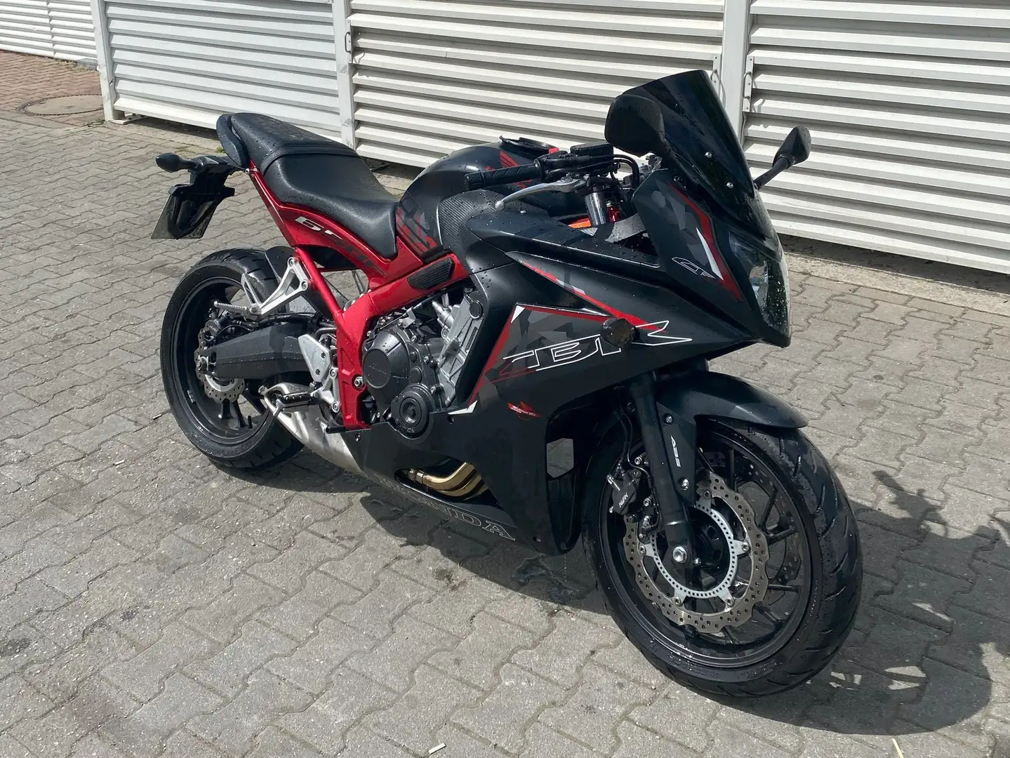 Honda CBR 650 F Schwarz - 1
