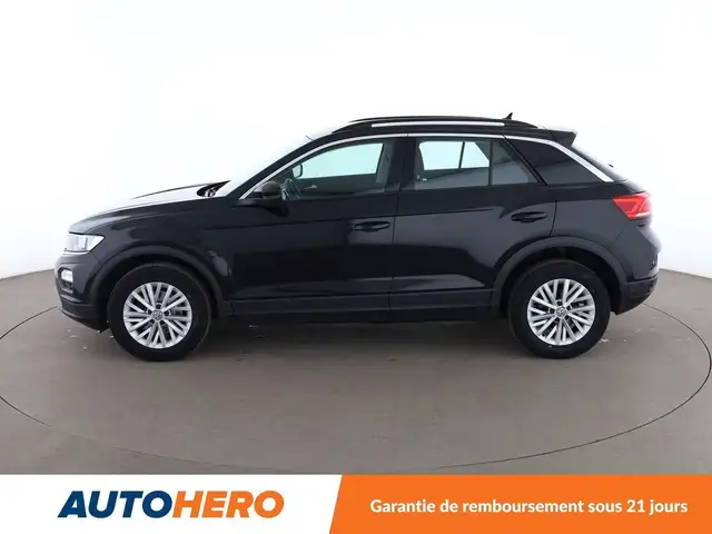 Volkswagen T-Roc view 3