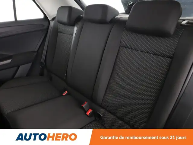Volkswagen T-Roc view 14