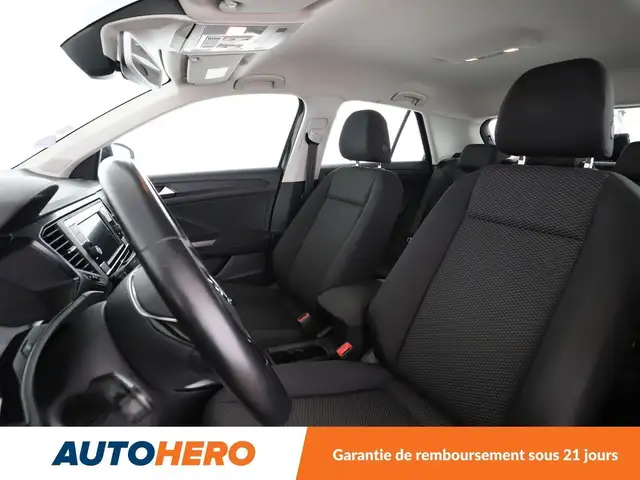 Volkswagen T-Roc view 10