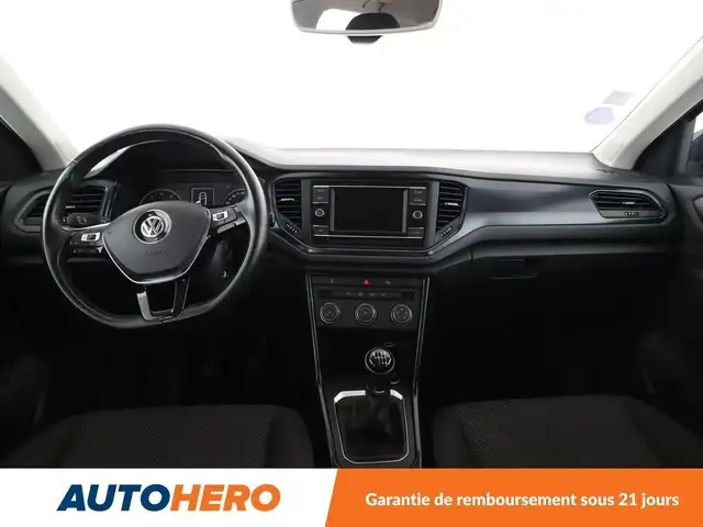 Volkswagen T-Roc view 12