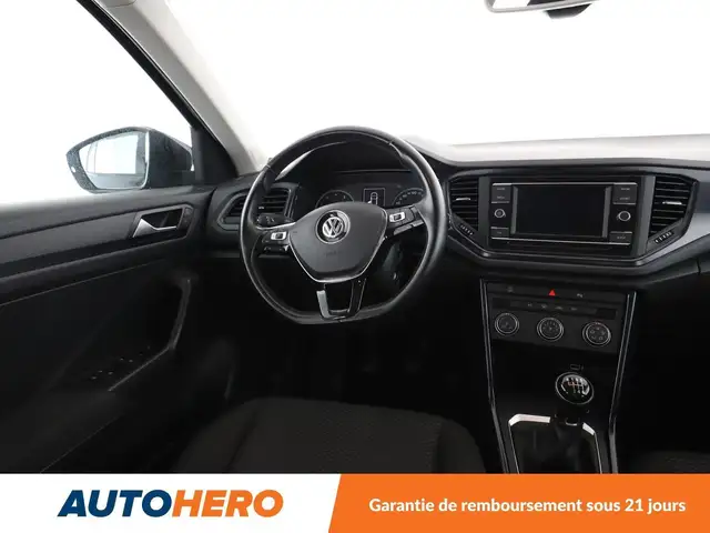 Volkswagen T-Roc view 13