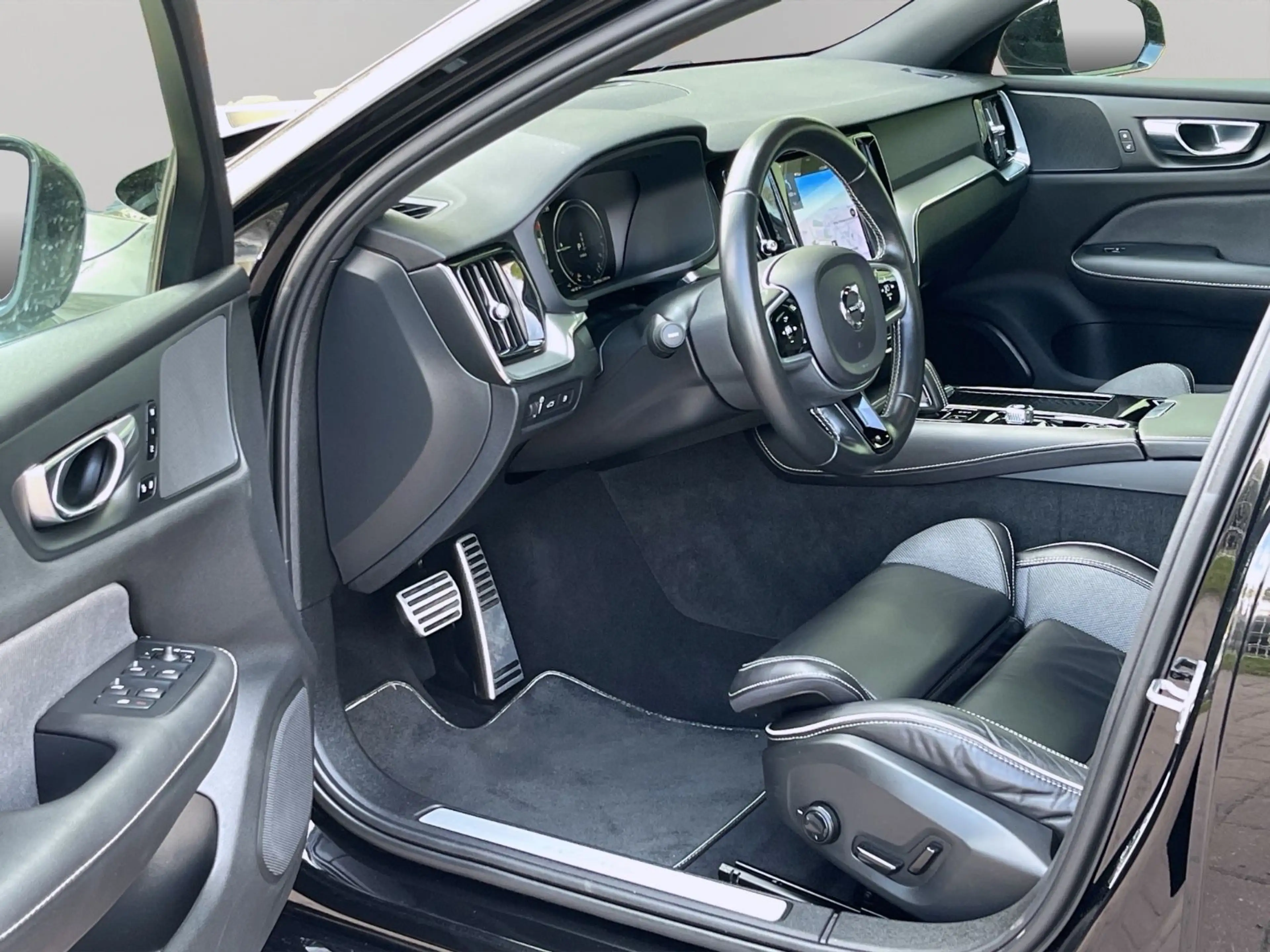 Volvo S60 R T8 RECHARGE PLUG-IN AWD 4x4 PILOT GARANTIE — photo 8