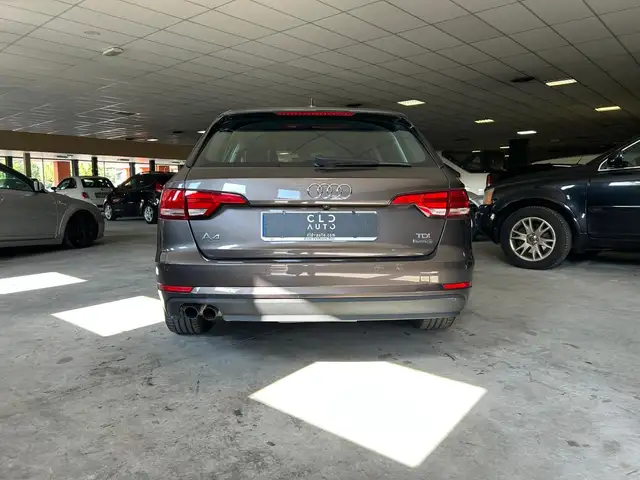 Audi A4 view 3