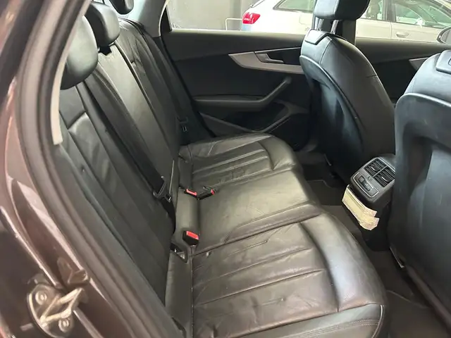 Audi A4 view 8