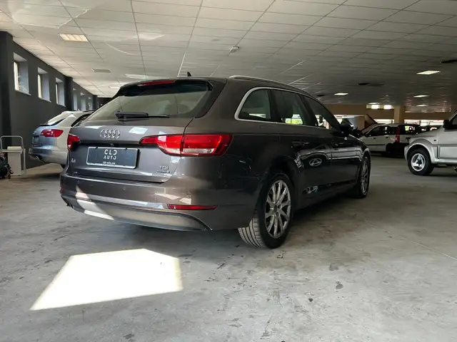 Audi A4 view 5