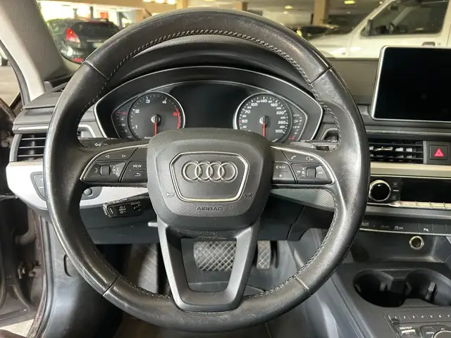 Audi A4 view 11