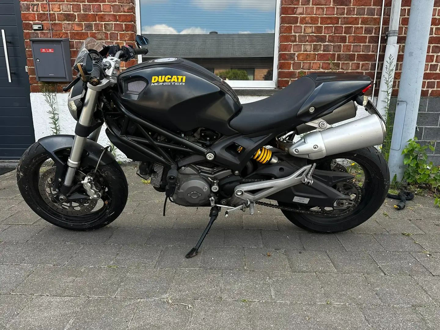 Ducati Monster 696 Fekete - 1