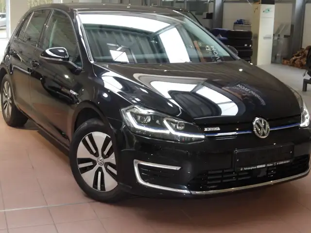 Volkswagen Golf e-Golf mit CCS, Wärmepumpe u. keyless access