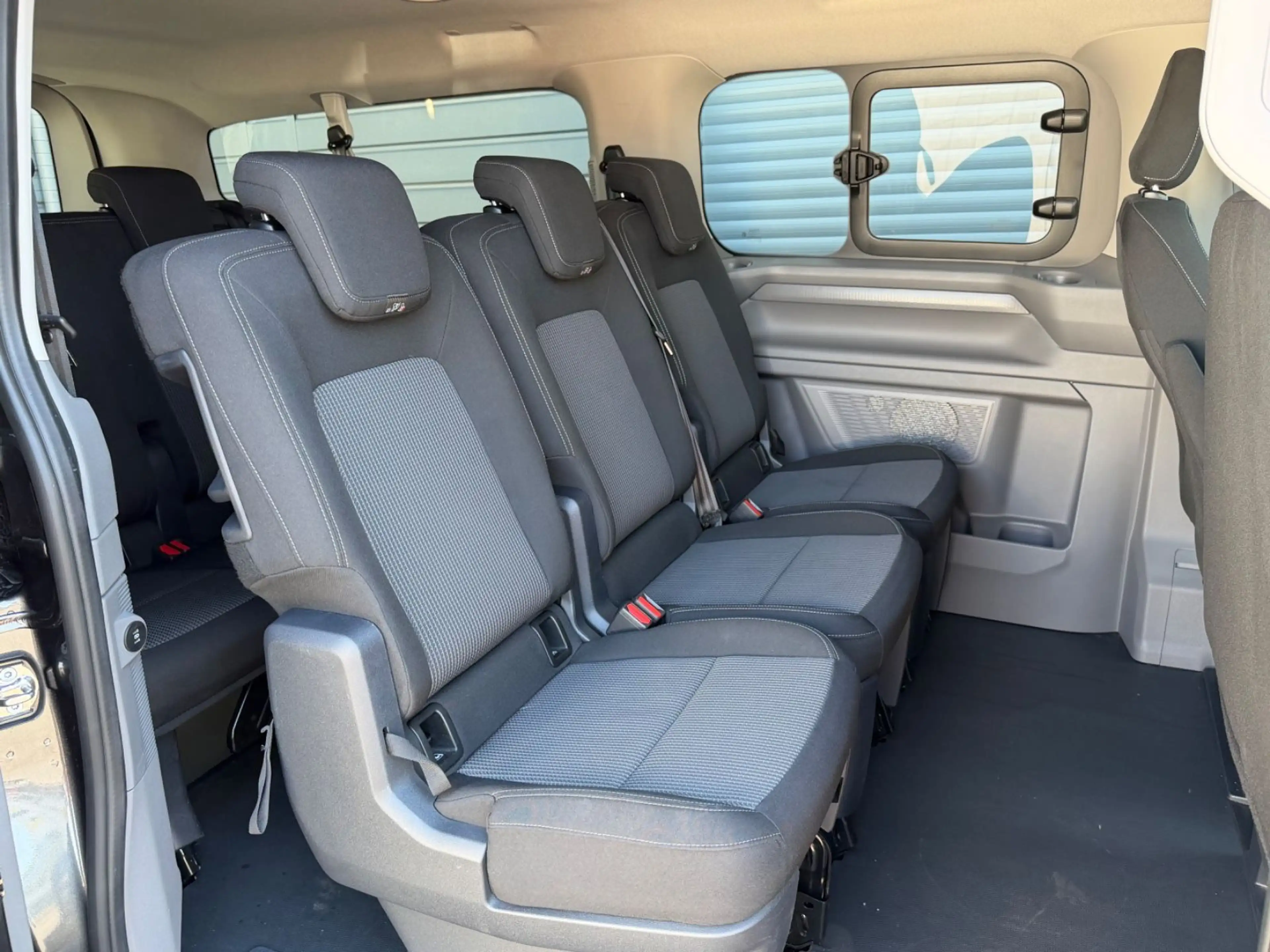 Volkswagen T7 Caravelle LR Autom. LED Kamera Digital — photo 9
