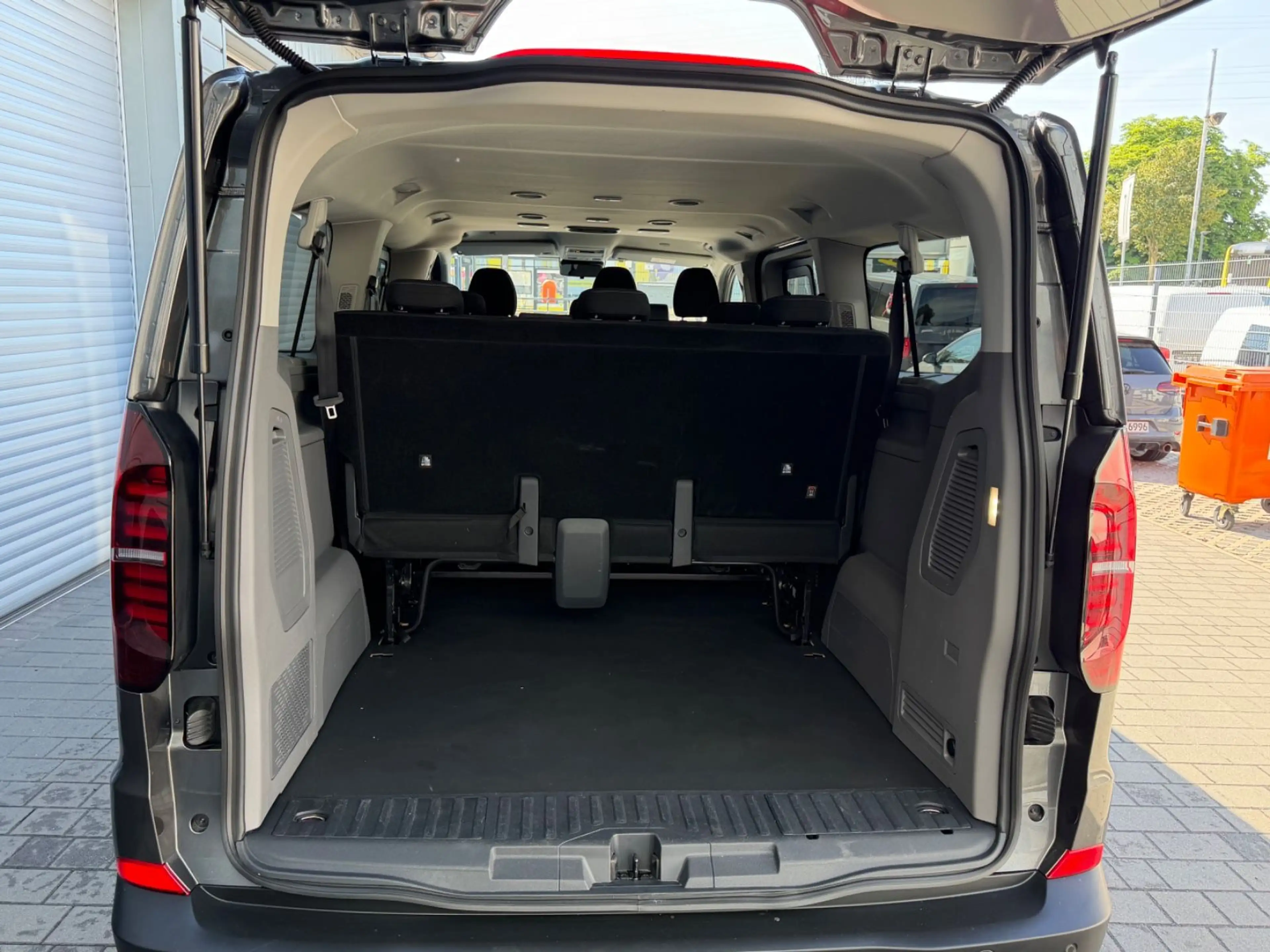 Volkswagen T7 Caravelle LR Autom. LED Kamera Digital — photo 8