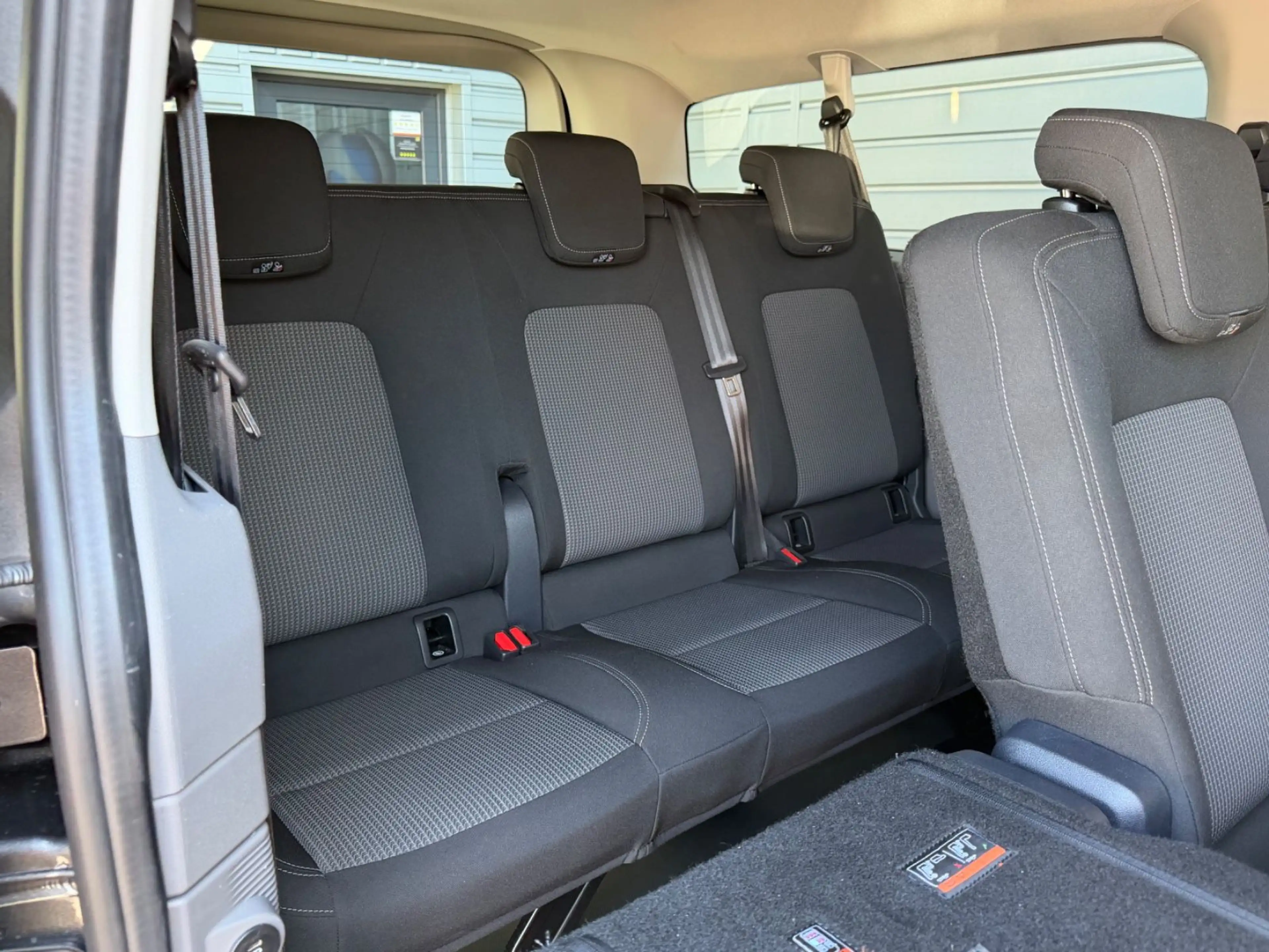 Volkswagen T7 Caravelle LR Autom. LED Kamera Digital — photo 10