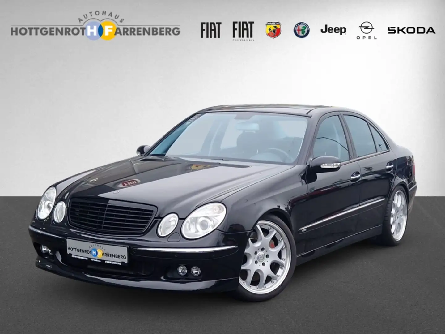 Mercedes-Benz E 500 Brabus Umbau 6.1 W211 Luftfederung AD El. Panodach Schwarz - 1