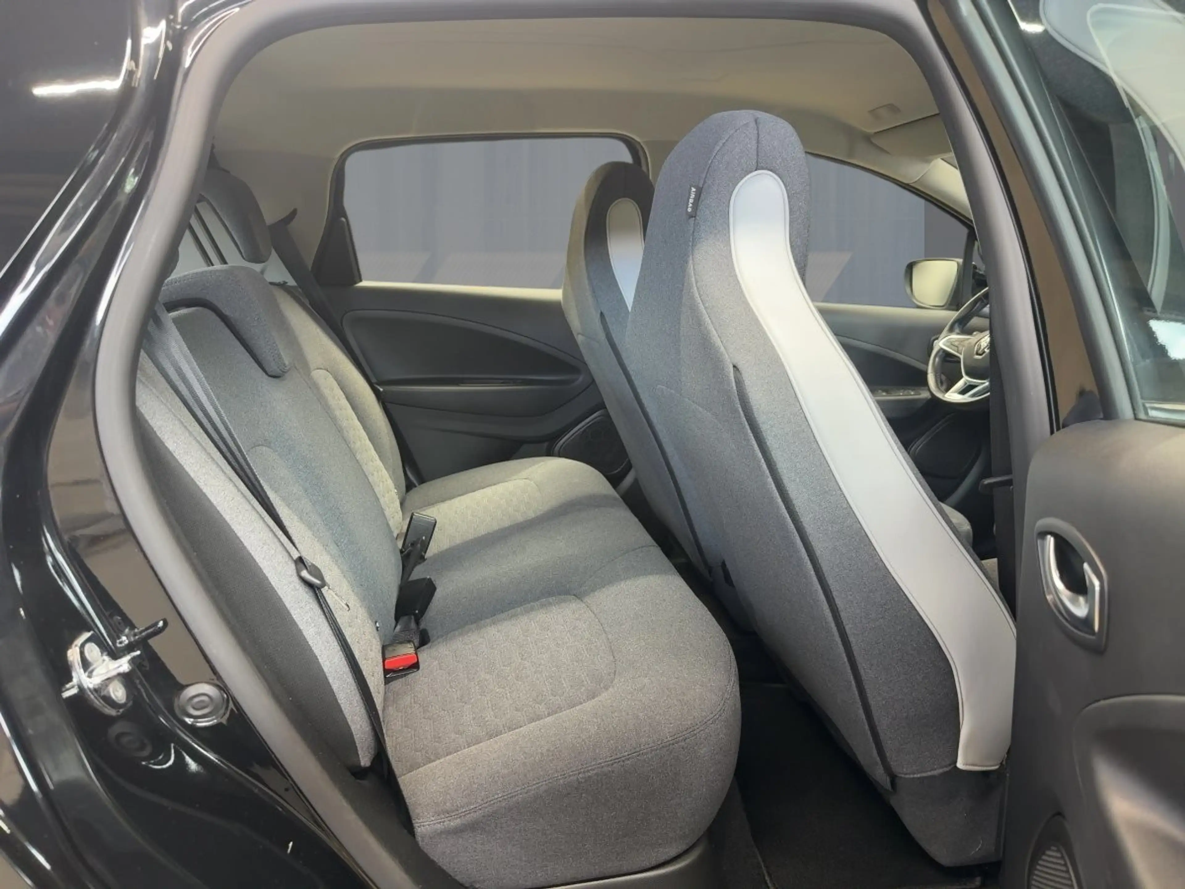 Renault ZOE R135 Z.E. 50 Experience CCS — photo 9
