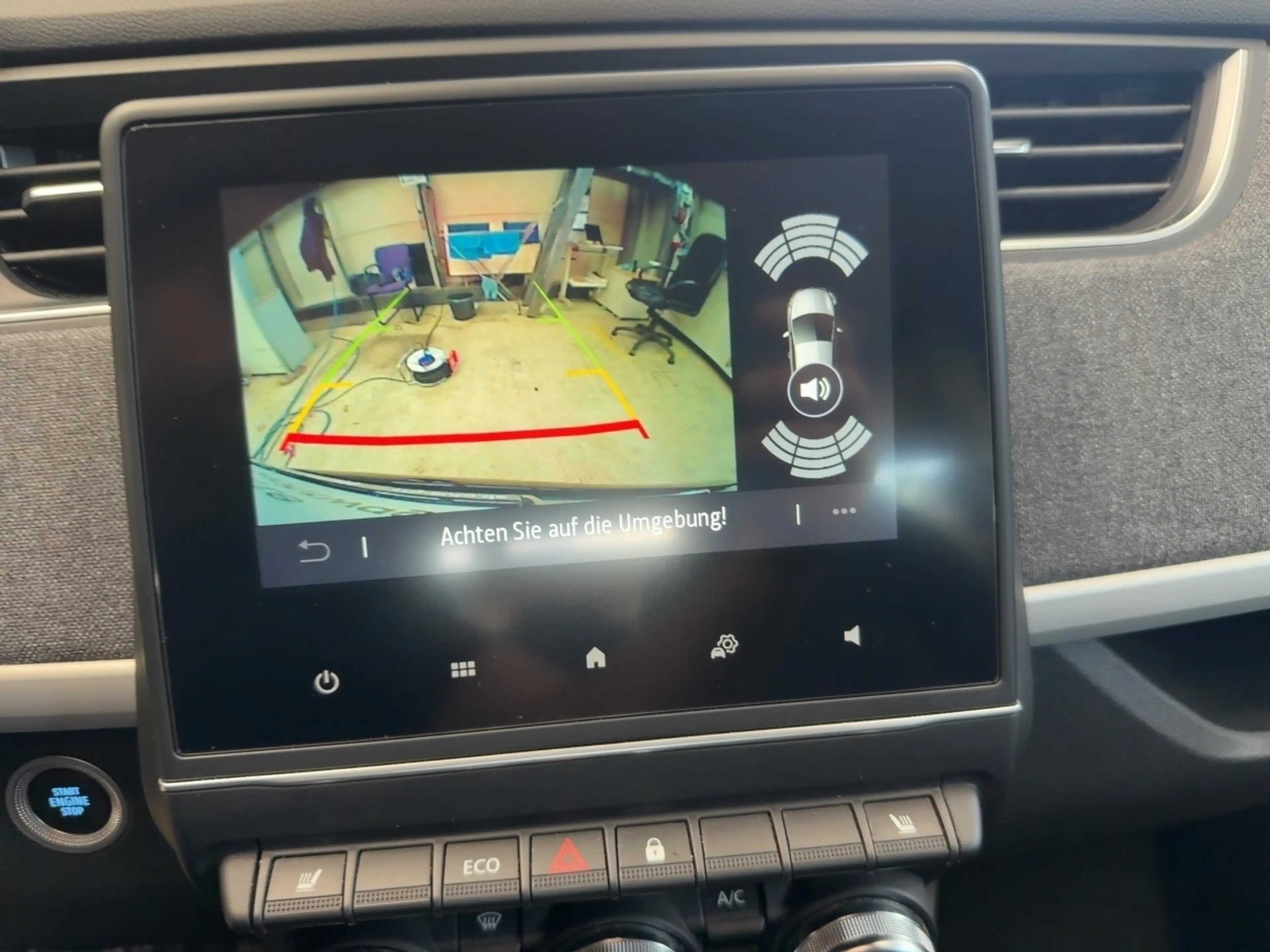 Renault ZOE R135 Z.E. 50 Experience CCS — photo 12