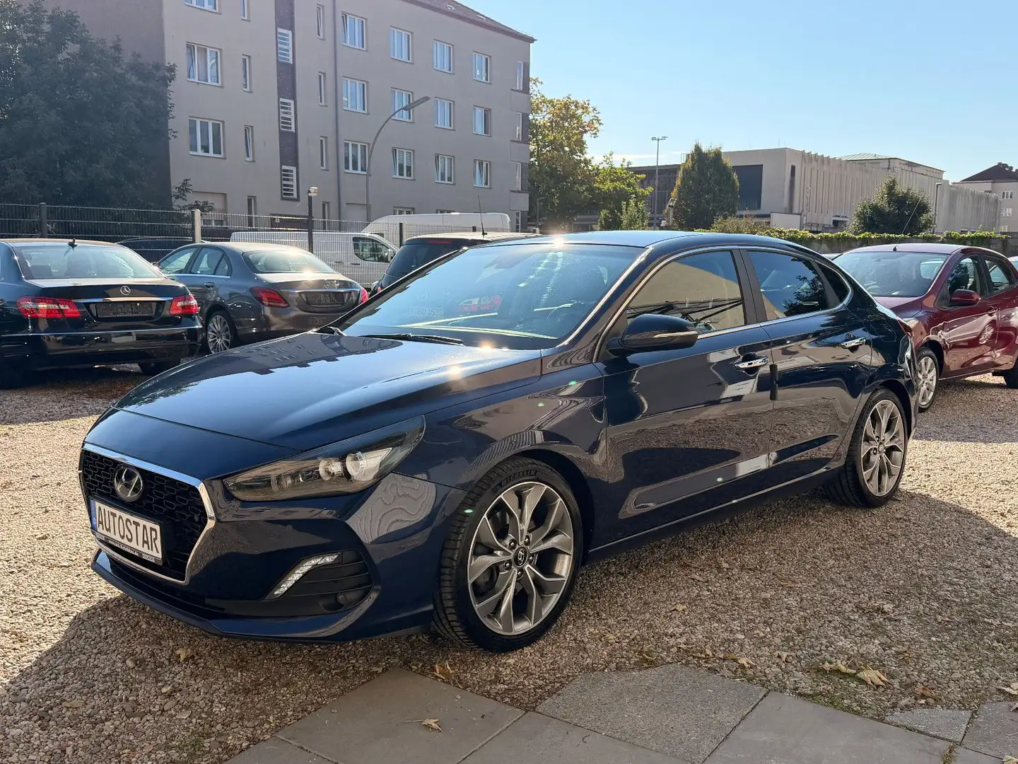Hyundai i30 Fastback Premium TOP AUSSTATTUNG Blau - 1