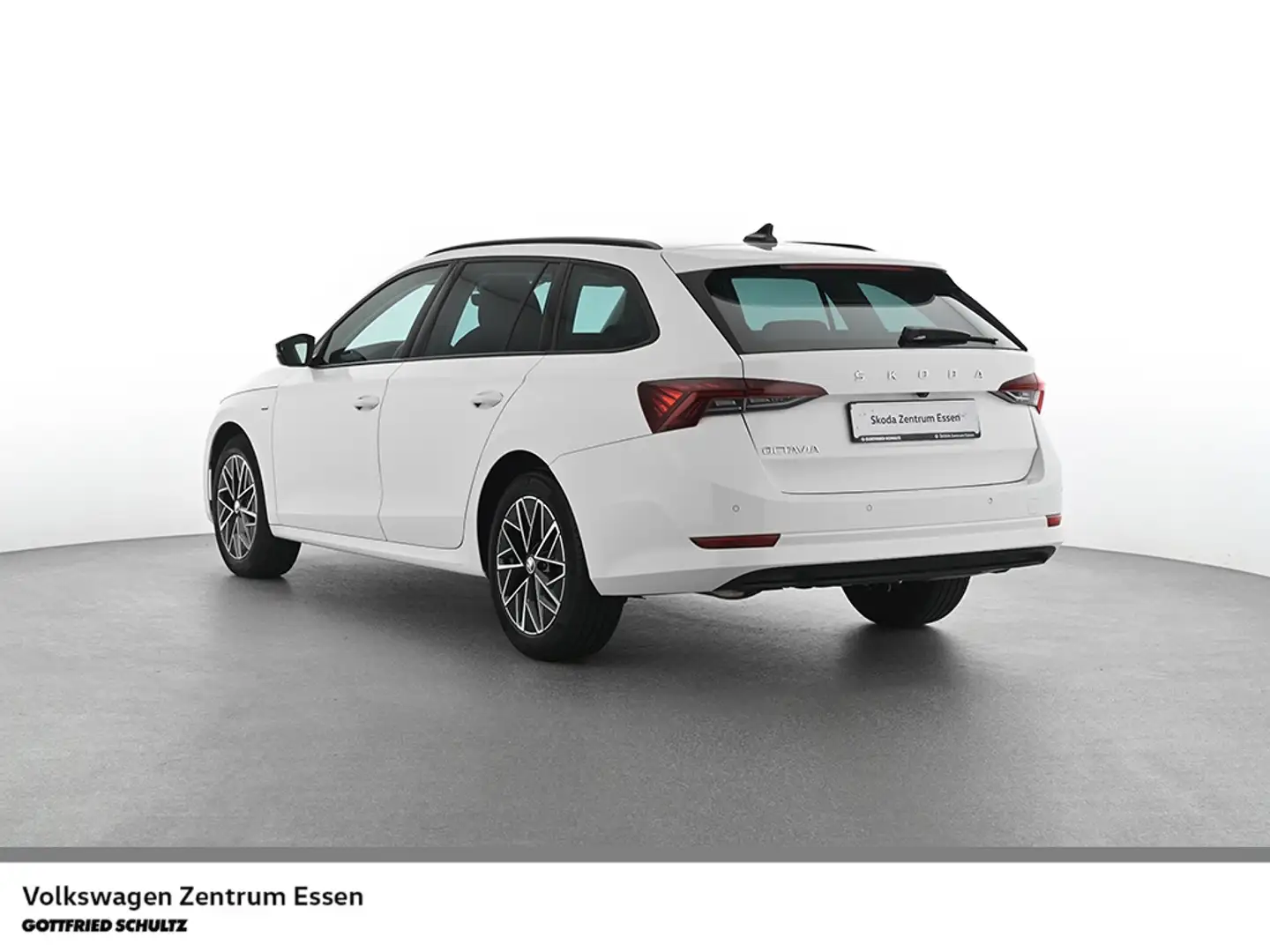 Skoda Octavia Combi Clever TDI LED Navi RFK ACC AHK Weiß - 2