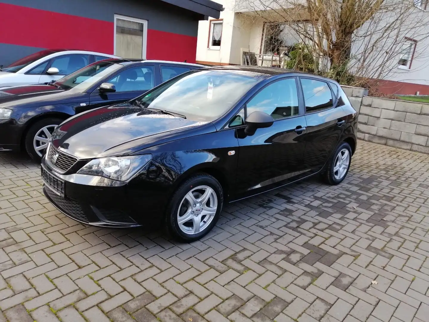 SEAT Ibiza Reference Salsa Schwarz - 2