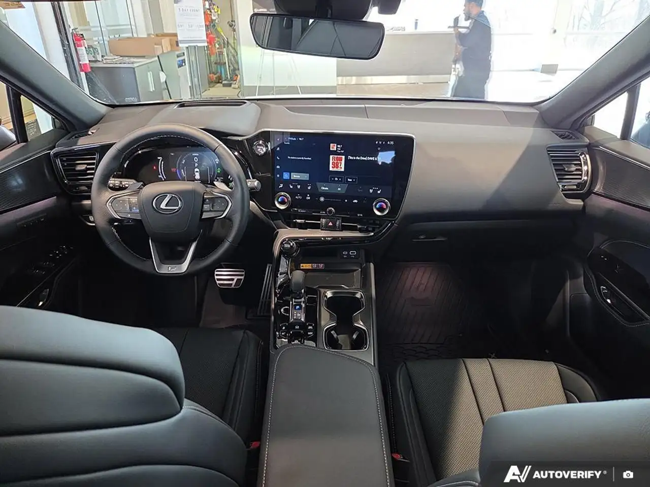 Lexus NX снимка Lexus NX