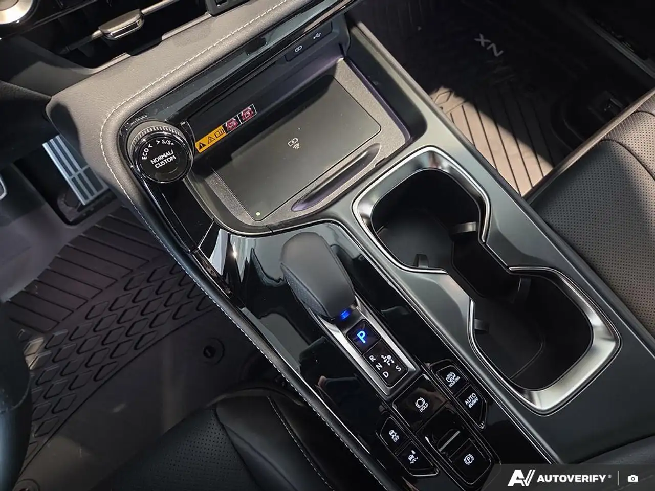 Lexus NX снимка Lexus NX