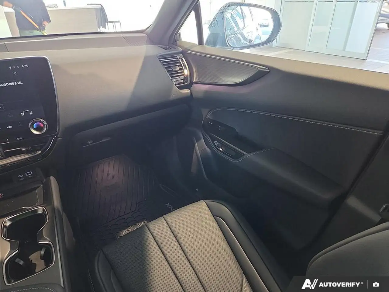 Lexus NX снимка Lexus NX