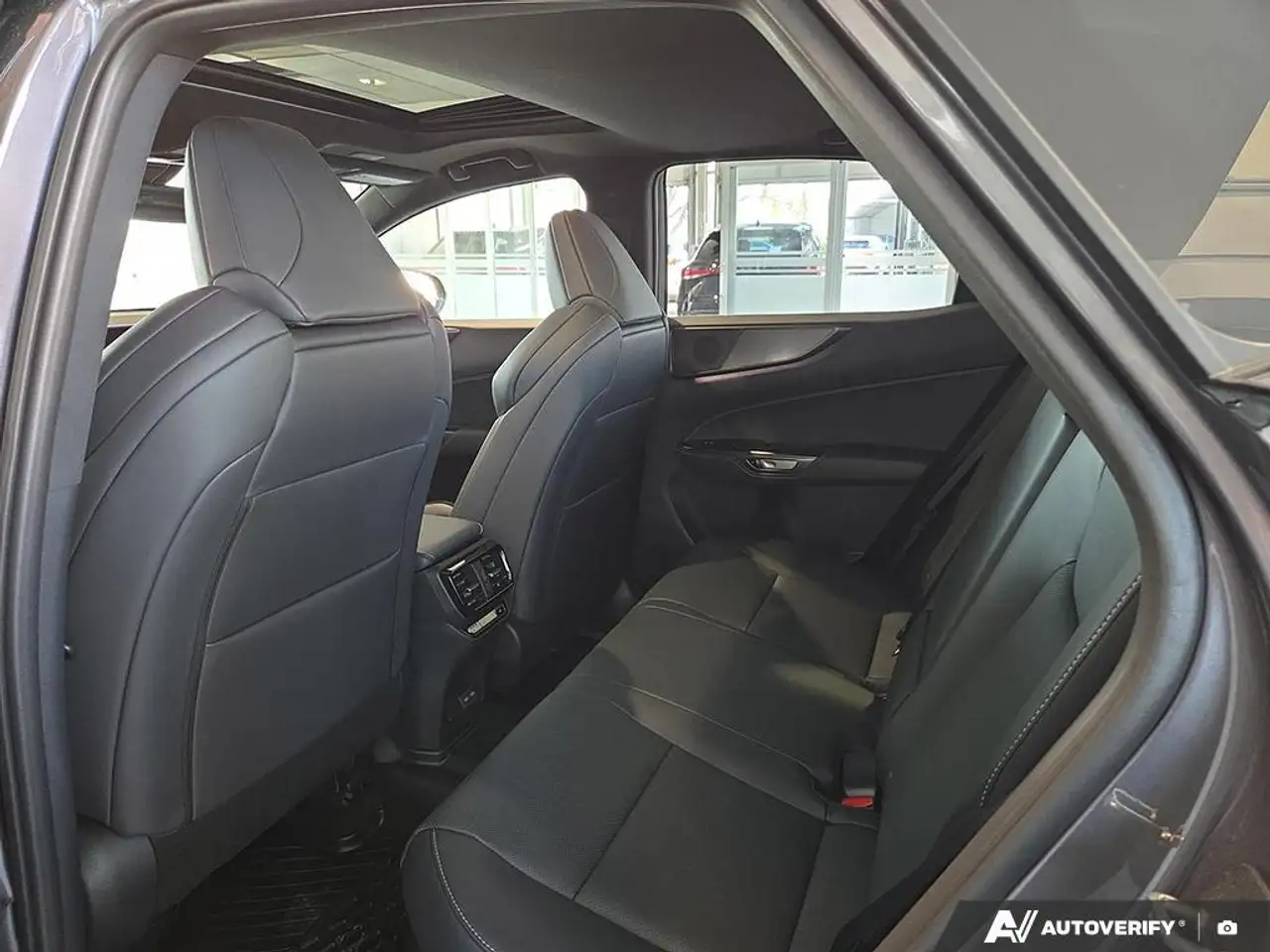 Lexus NX снимка Lexus NX