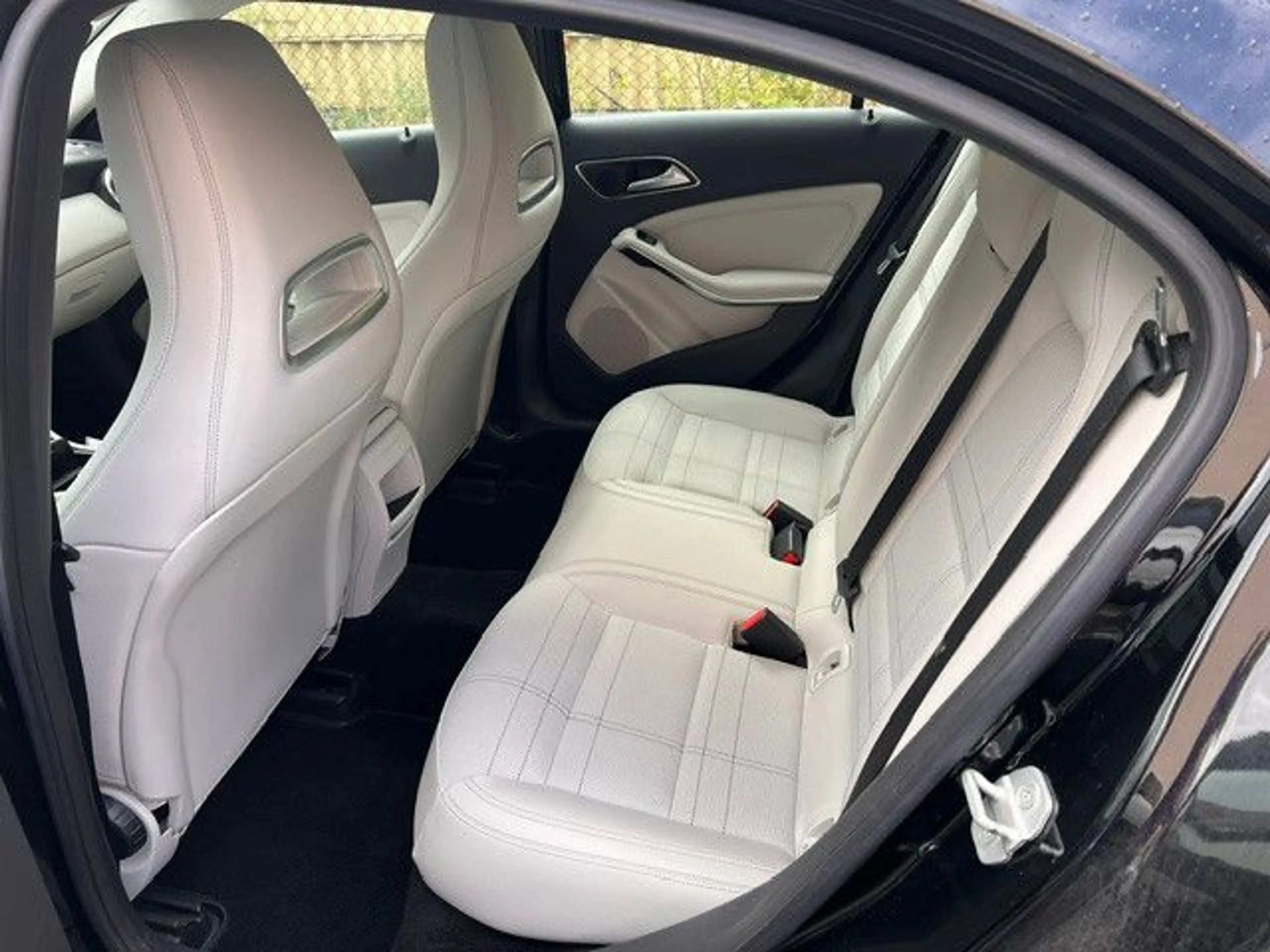 Mercedes-Benz A 200 7G-DCT Urban Comand Kamera — photo 6