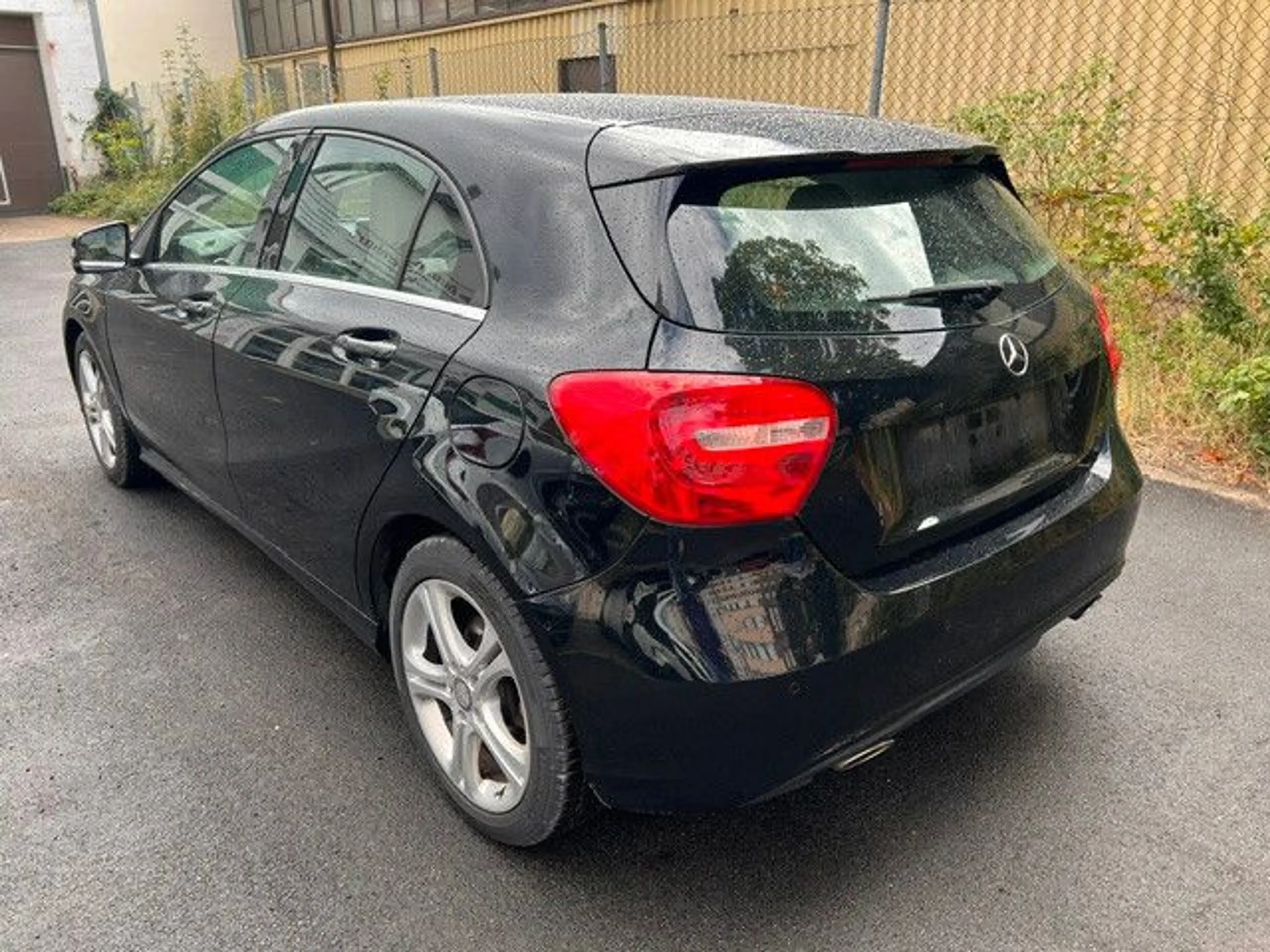 Mercedes-Benz A 200 7G-DCT Urban Comand Kamera — photo 3