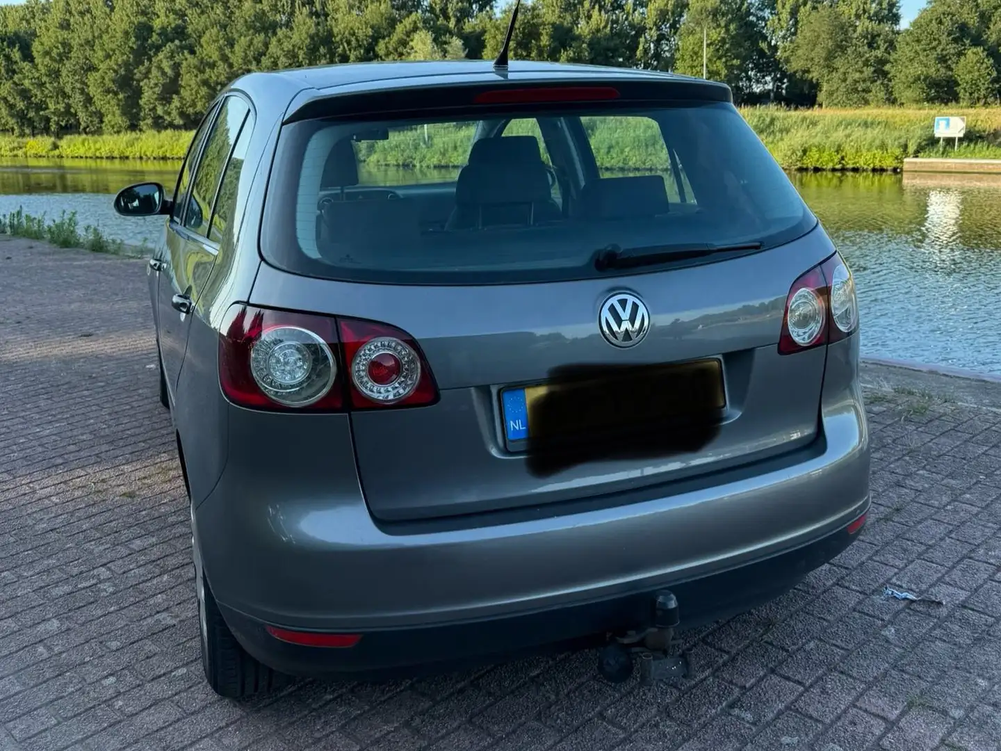 Volkswagen Golf Plus Golf Plus 1.6 FSI Comfortl.Bns Grijs - 2