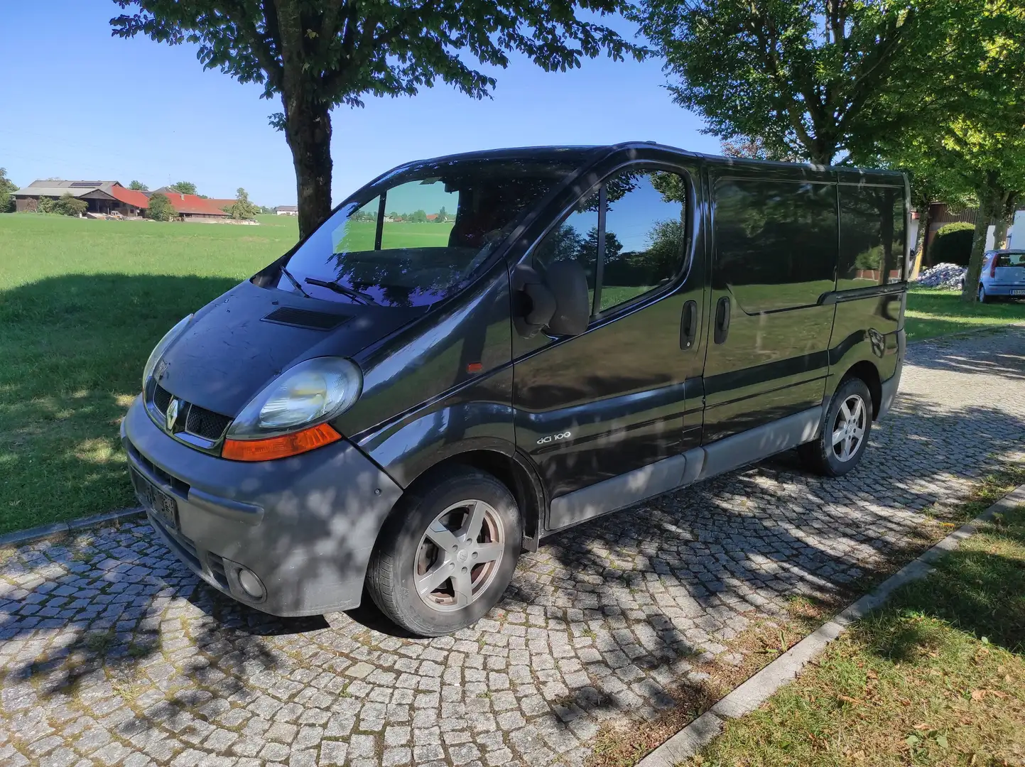 Renault Trafic Trafic Kombi L1H1 1,9 dCi kurz NL 1000 Schwarz - 1