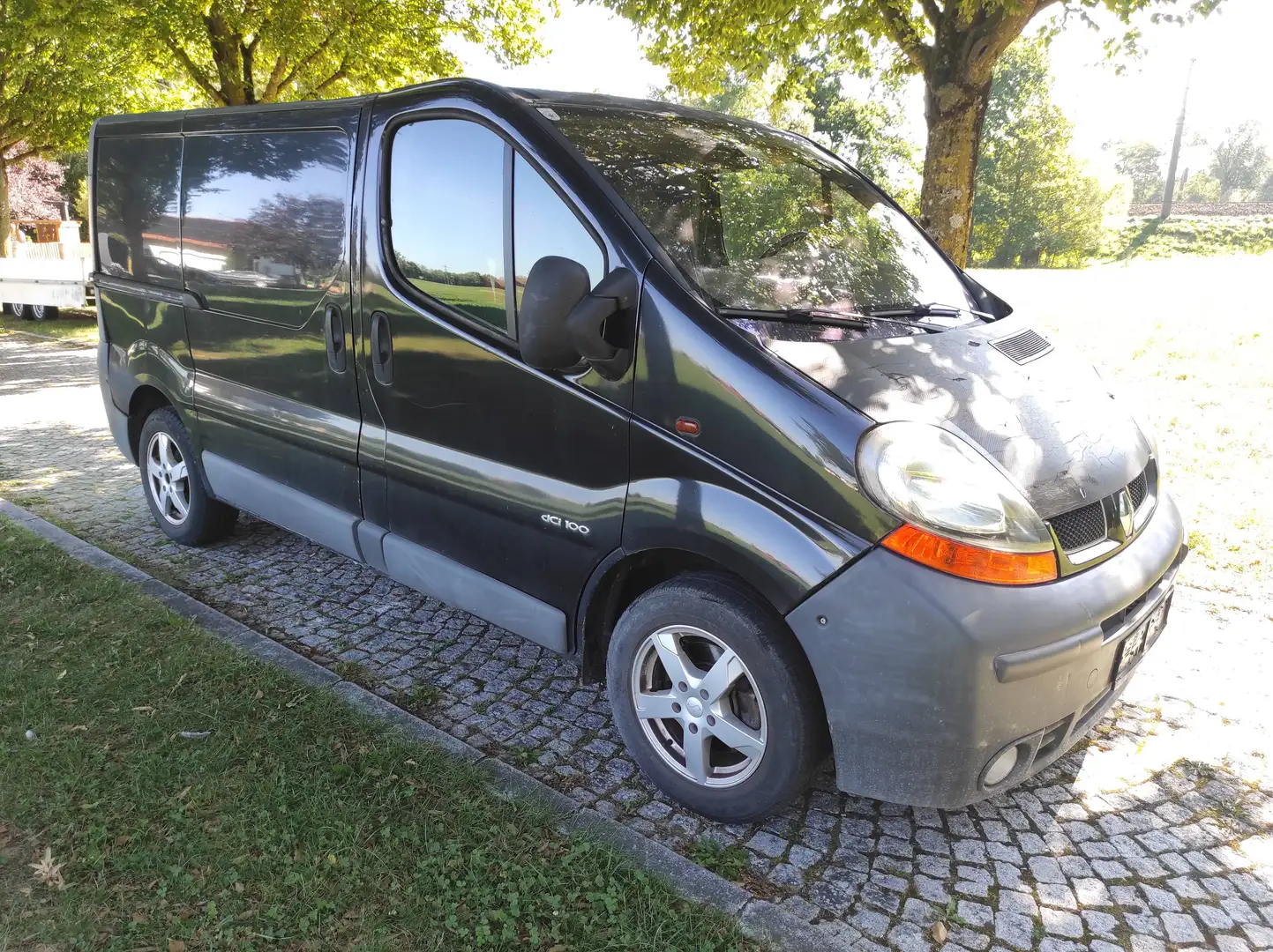 Renault Trafic Trafic Kombi L1H1 1,9 dCi kurz NL 1000 Schwarz - 2