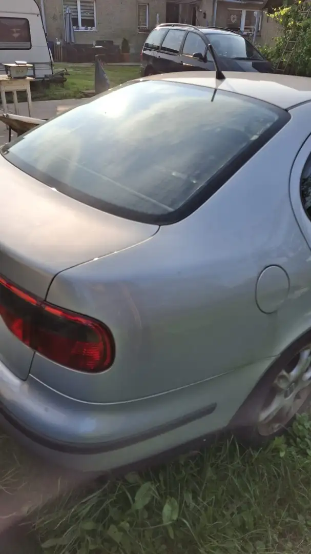 SEAT Toledo 2.3 V5 - 2