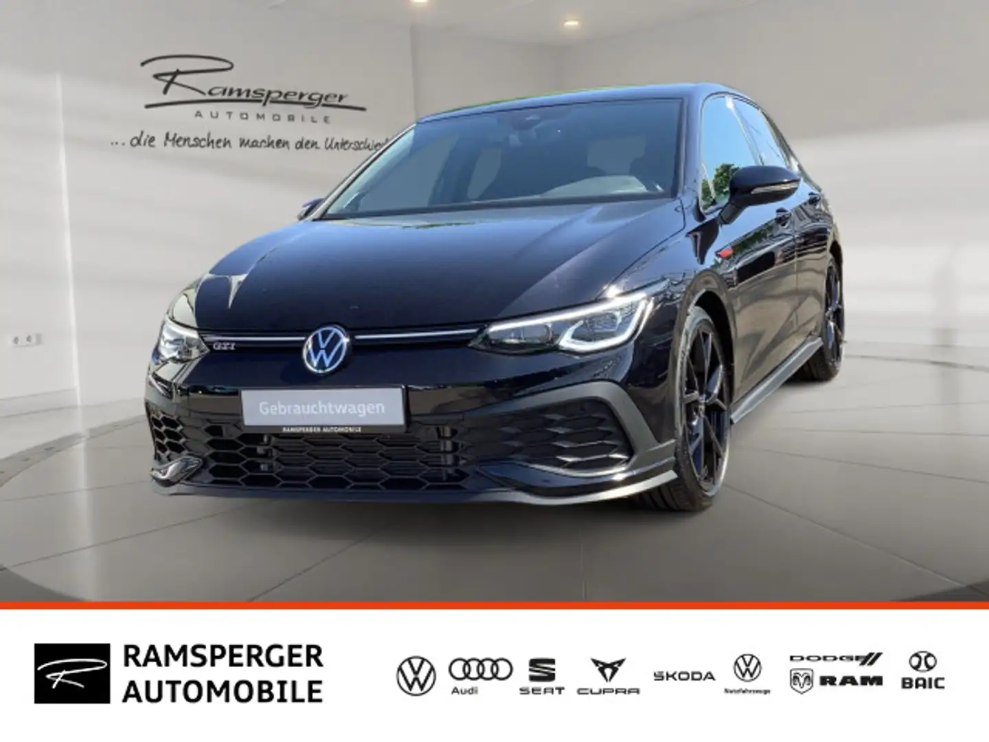 Volkswagen Golf VIII 2.0 TSI DSG GTI Clubsport AKRA Matrix Schwarz - 1