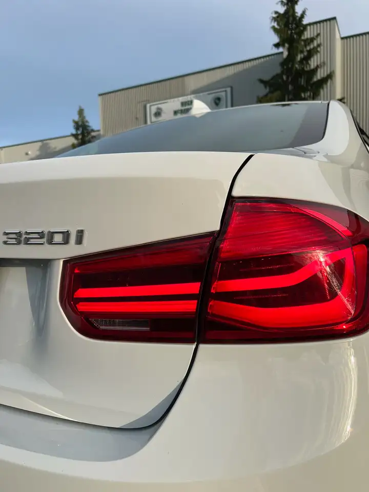 BMW 3 Series снимка BMW 3 Series
