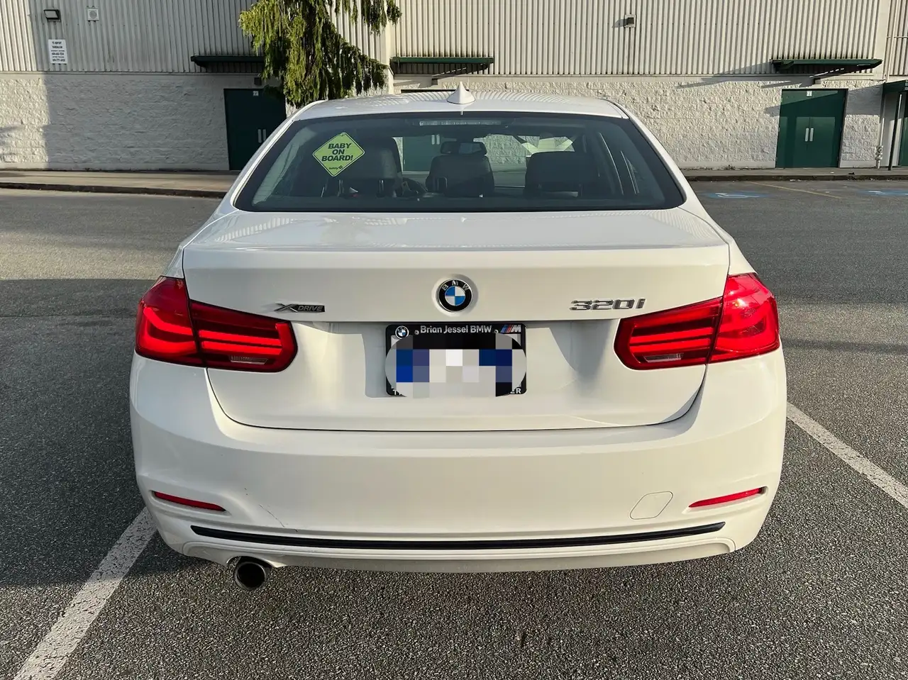 BMW 3 Series снимка BMW 3 Series