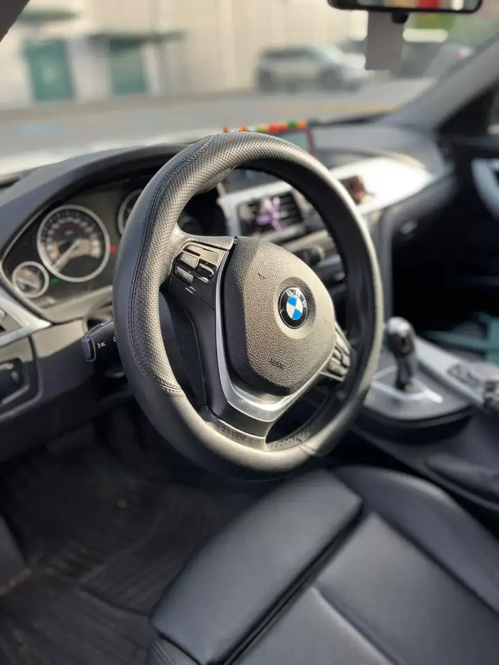 BMW 3 Series снимка BMW 3 Series