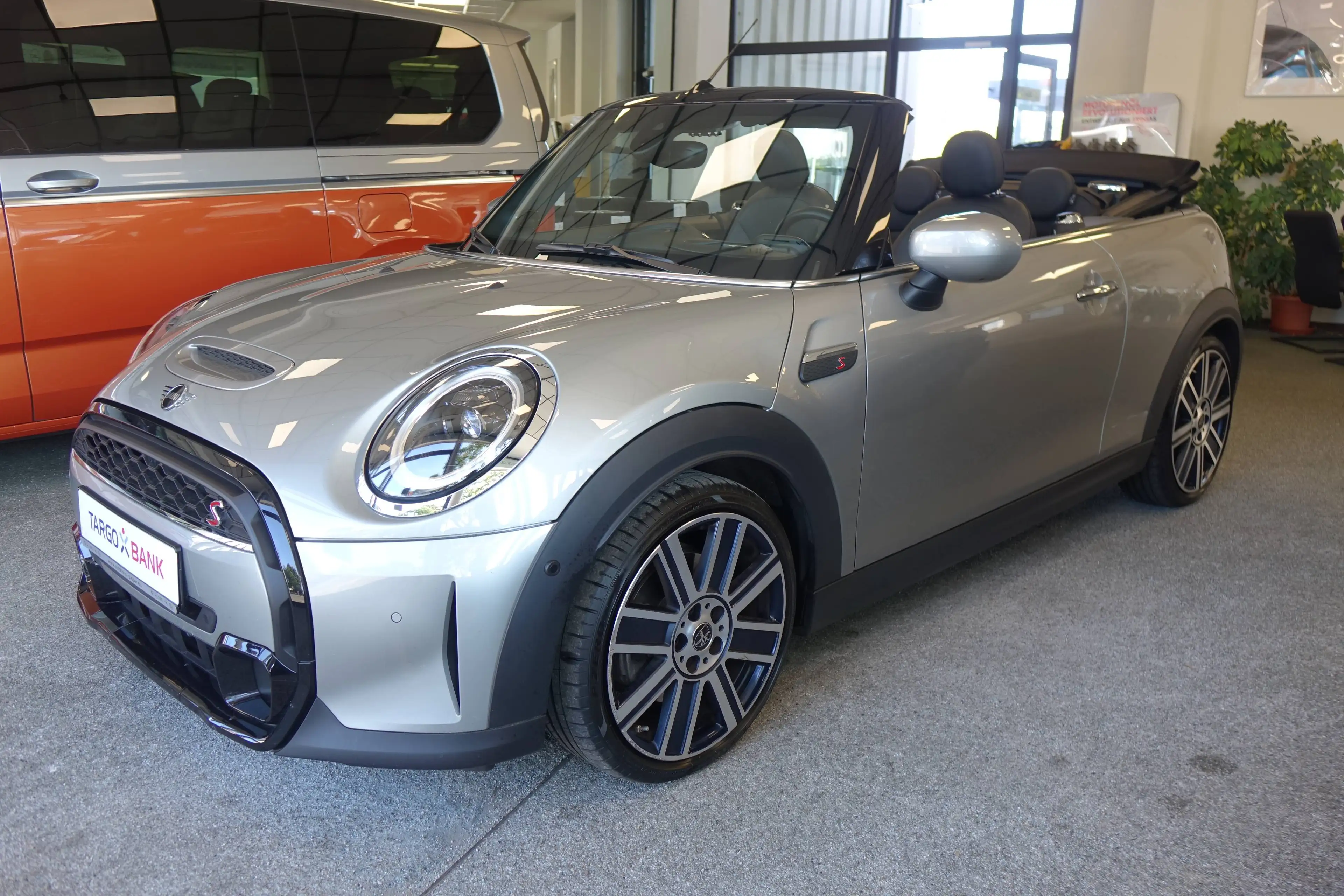 MINI Cooper S Cabrio MINI Yours Trim Steptr +RFK+H/K+HUD+ — photo 4