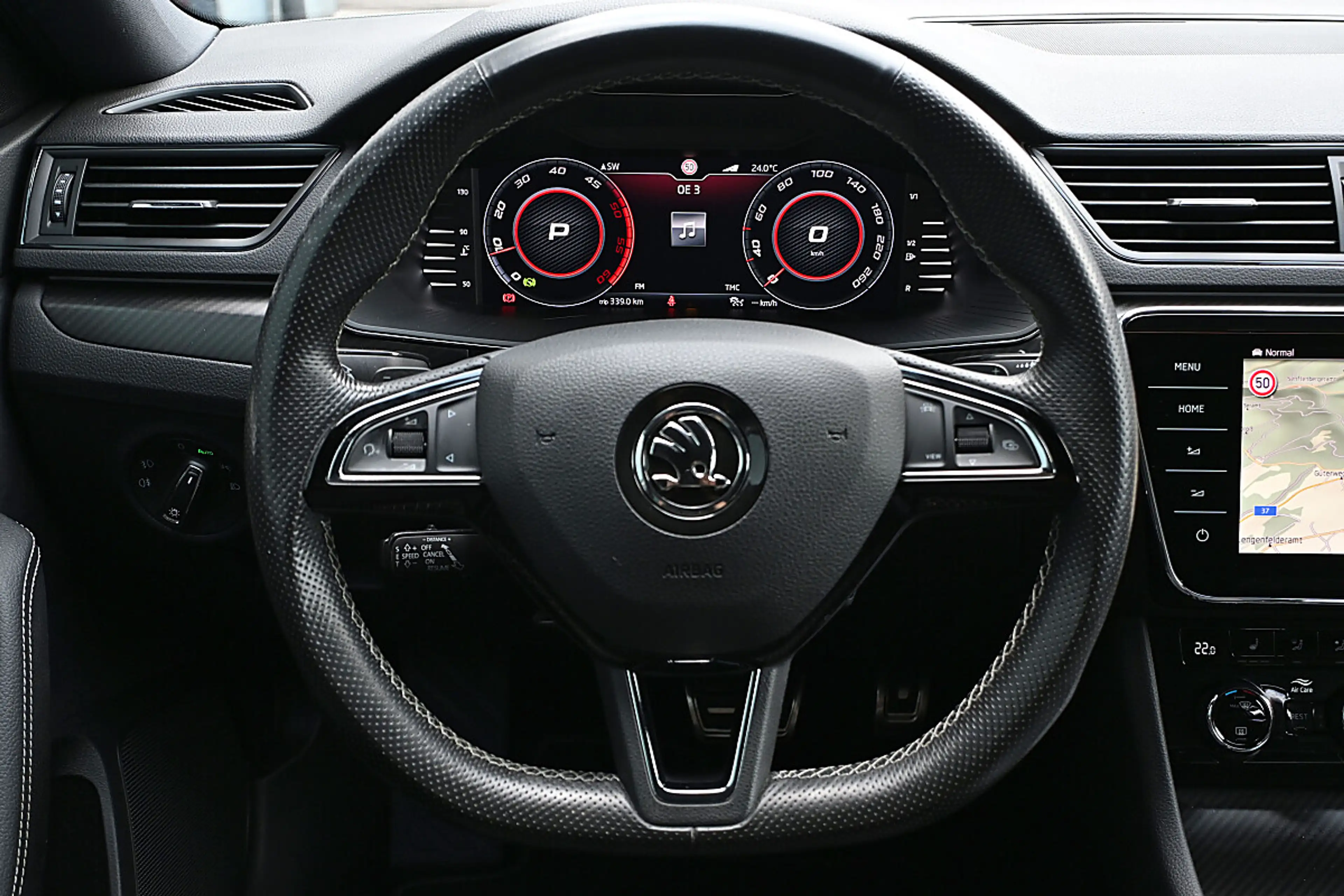 Skoda Superb Kombi 2,0 TDI Sportline DSG ACC, MatrixLED, Pan... — photo 14