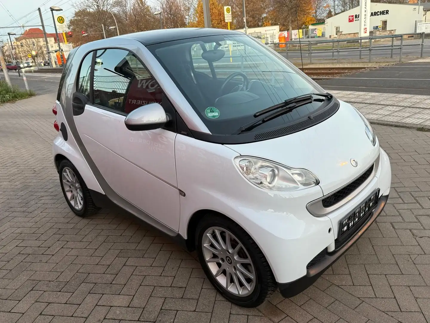 smart forTwo Smart fortwo Micro Hybrid Drive 52 kW*TÜV 06/27* Weiß - 2