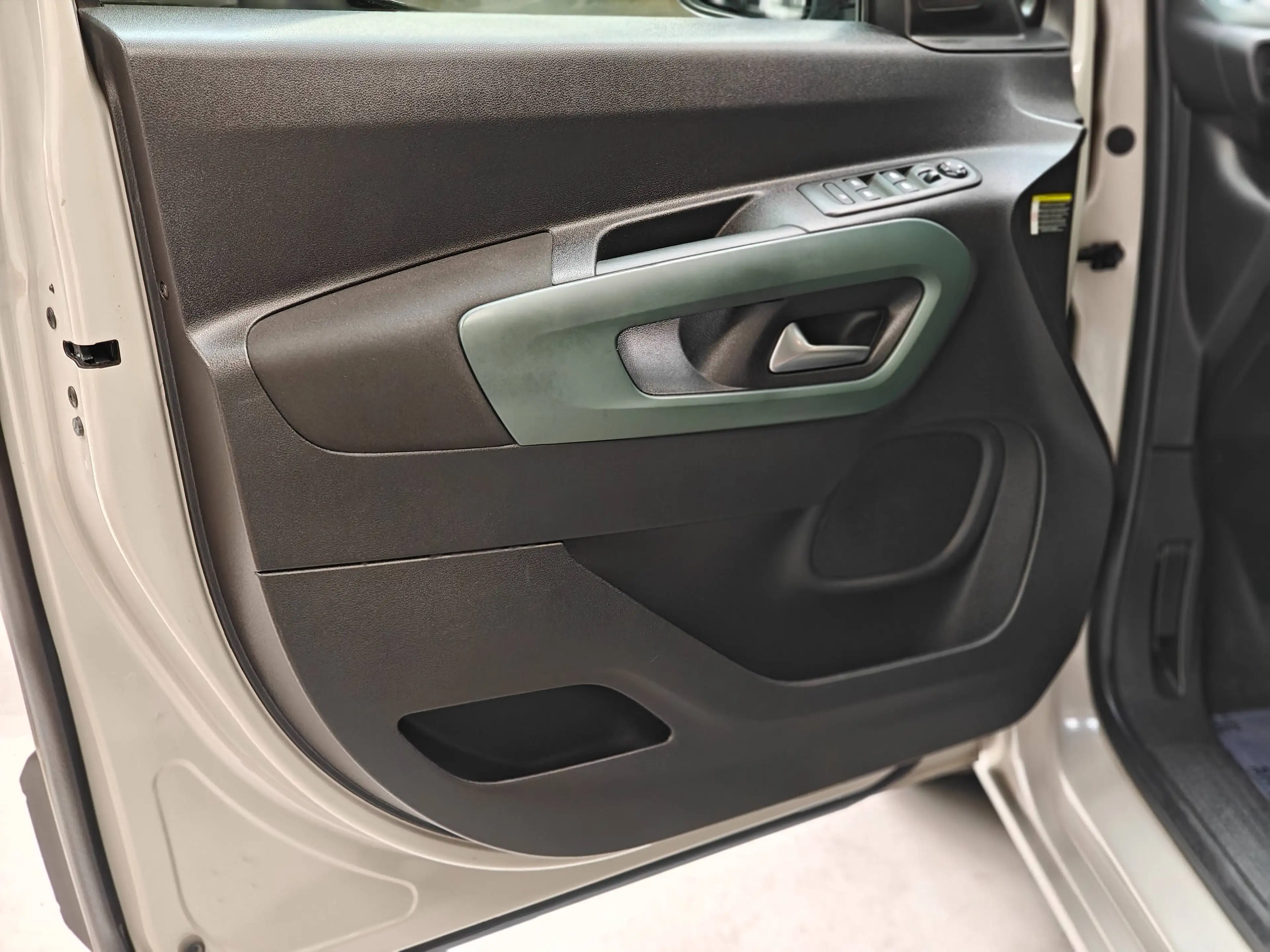 Citroen Berlingo 1.5 BlueHDi XL Feel XTR S - 131pk - Head Up Display - Pano Dak - Mirror Link - Trekhaak — photo 5