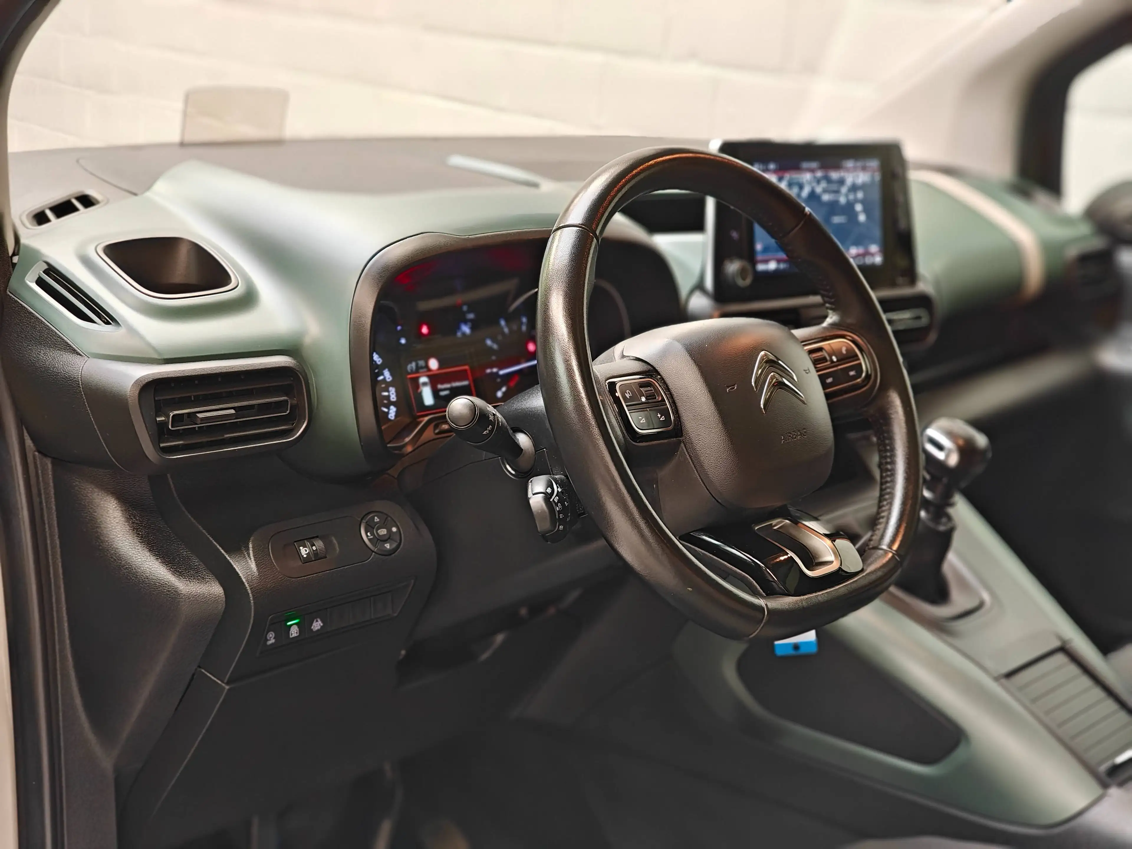 Citroen Berlingo 1.5 BlueHDi XL Feel XTR S - 131pk - Head Up Display - Pano Dak - Mirror Link - Trekhaak — photo 10