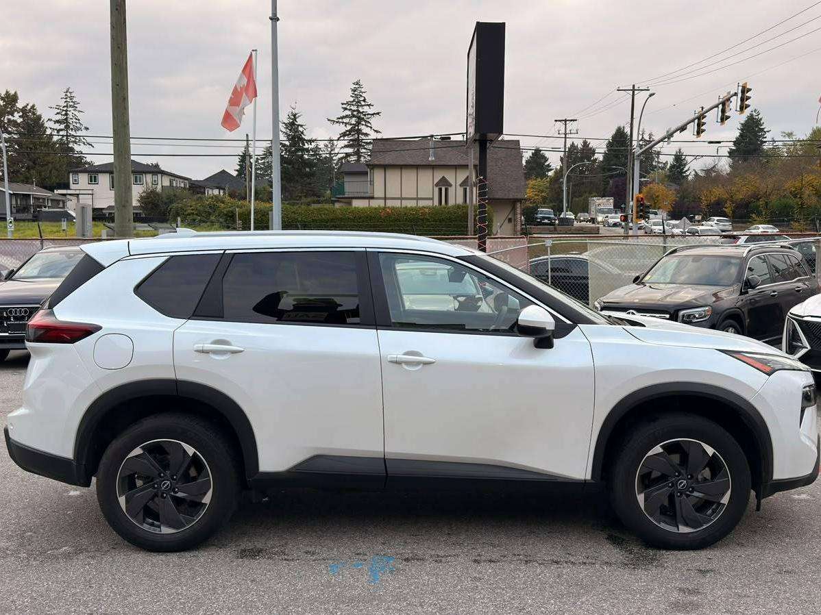 2026 Nissan Rogue — view 4