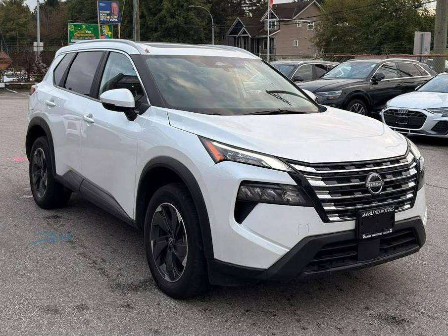 2026 Nissan Rogue — view 3