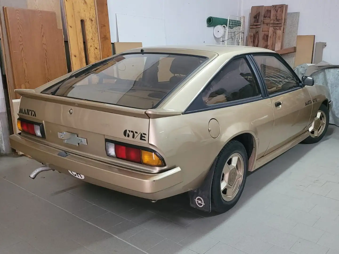 Opel Manta GT/E Auriu - 2
