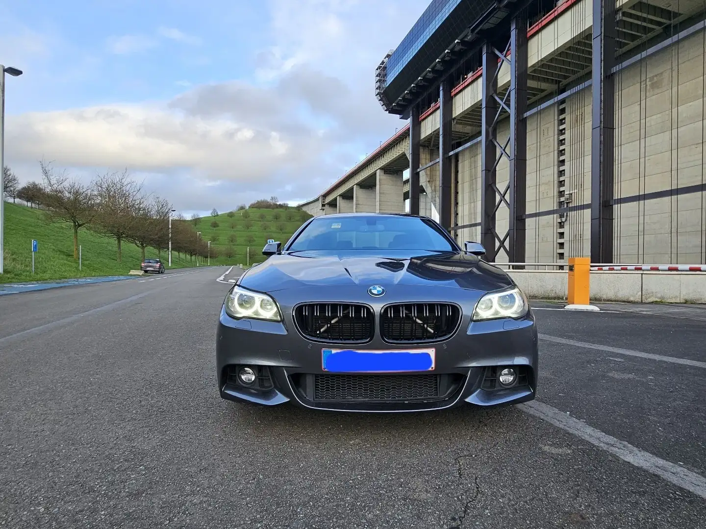 BMW 518 pack m Grijs - 1